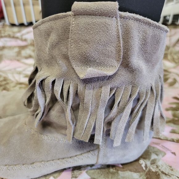 Sundance Beige Suede Fringe Ankle Boot Womens Size EU 38/US 8 - Picture 3 of 8